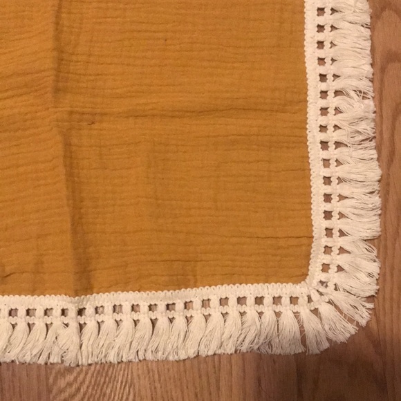 Newborn baby blanket - Muslin swaddle - fringe - Picture 6 of 7